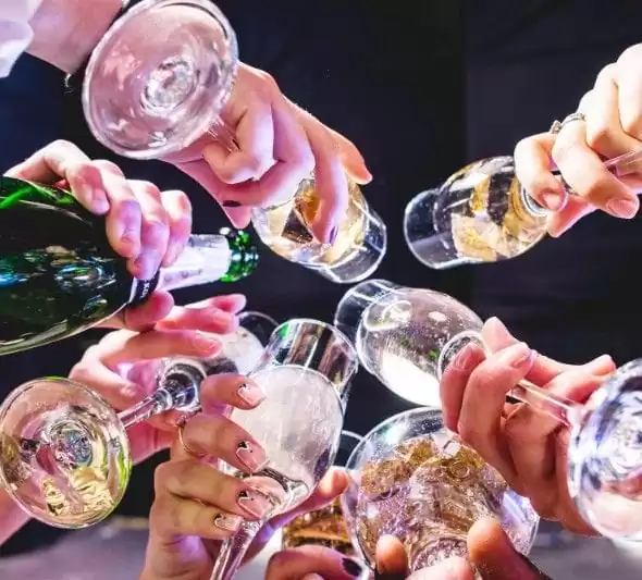 hen-drinks